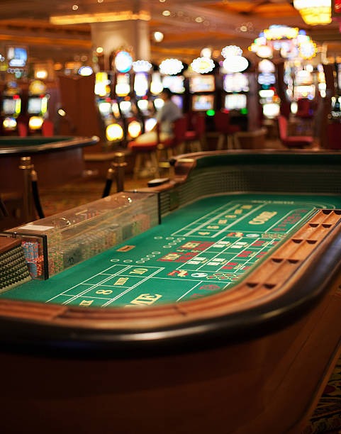 The Dog House slot game interface on imperialtt login showing reels and bonus features